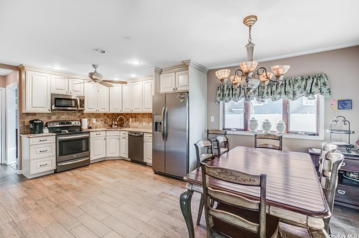 33 Nearwater Ave, East Massapequa NY  11758-8438 exterior