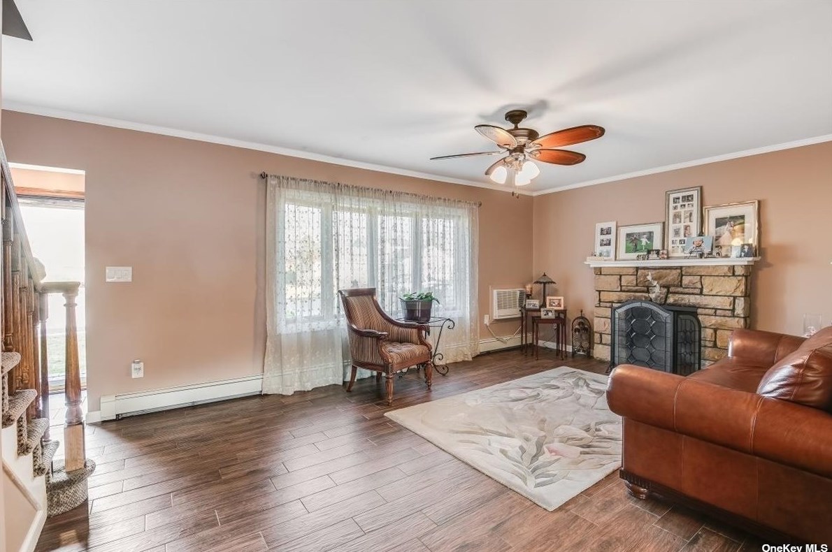 33 Nearwater Ave, East Massapequa NY  11758-8438 exterior