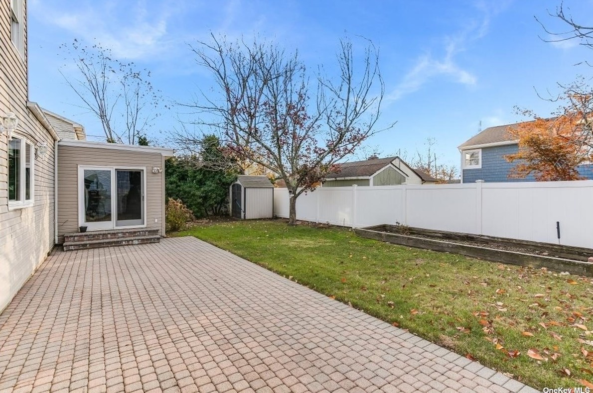 33 Nearwater Ave, East Massapequa NY  11758-8438 exterior
