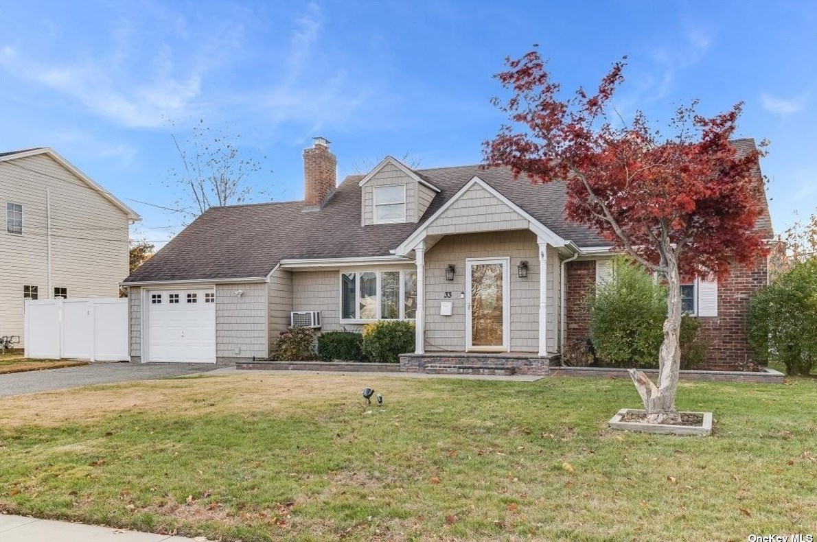 33 Nearwater Ave, East Massapequa, NY 11758-8438