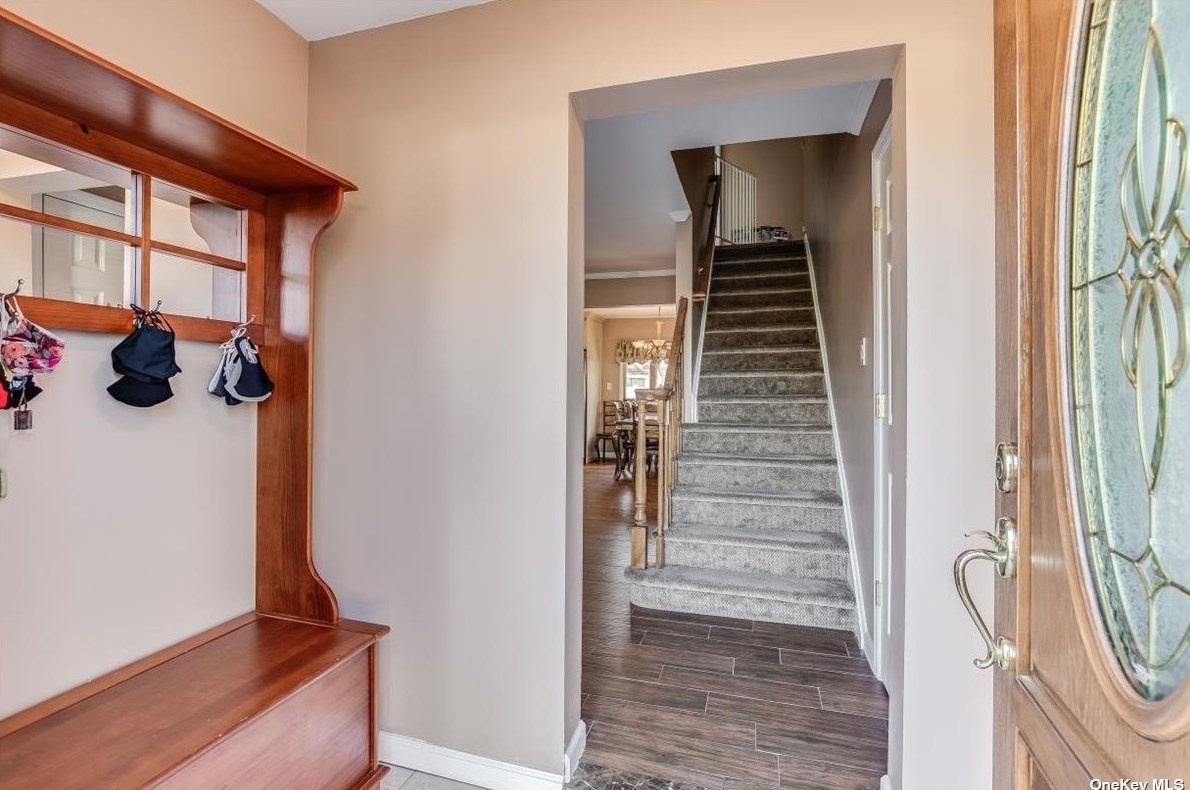 33 Nearwater Ave, East Massapequa NY  11758-8438 exterior