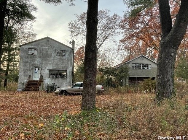 34 Port Ave, Hauppauge, NY 11779-5930