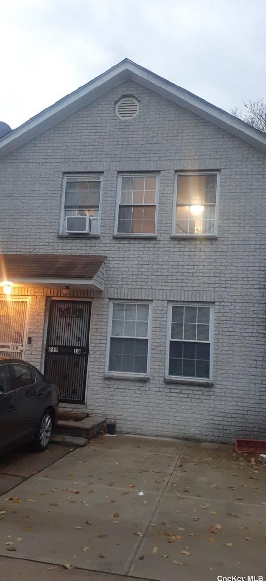 215-12 102nd Ave, Jamaica, NY 11429