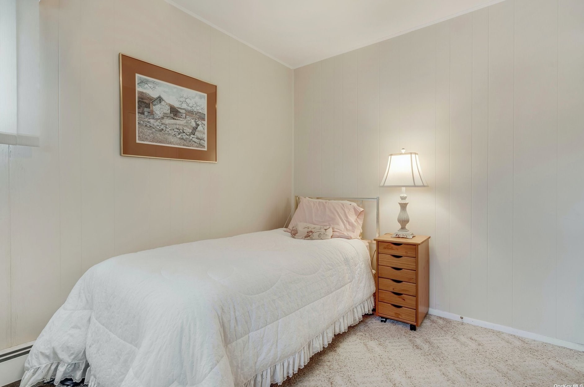 52 Apollo Ln, Hicksville NY 11801-4441 exterior