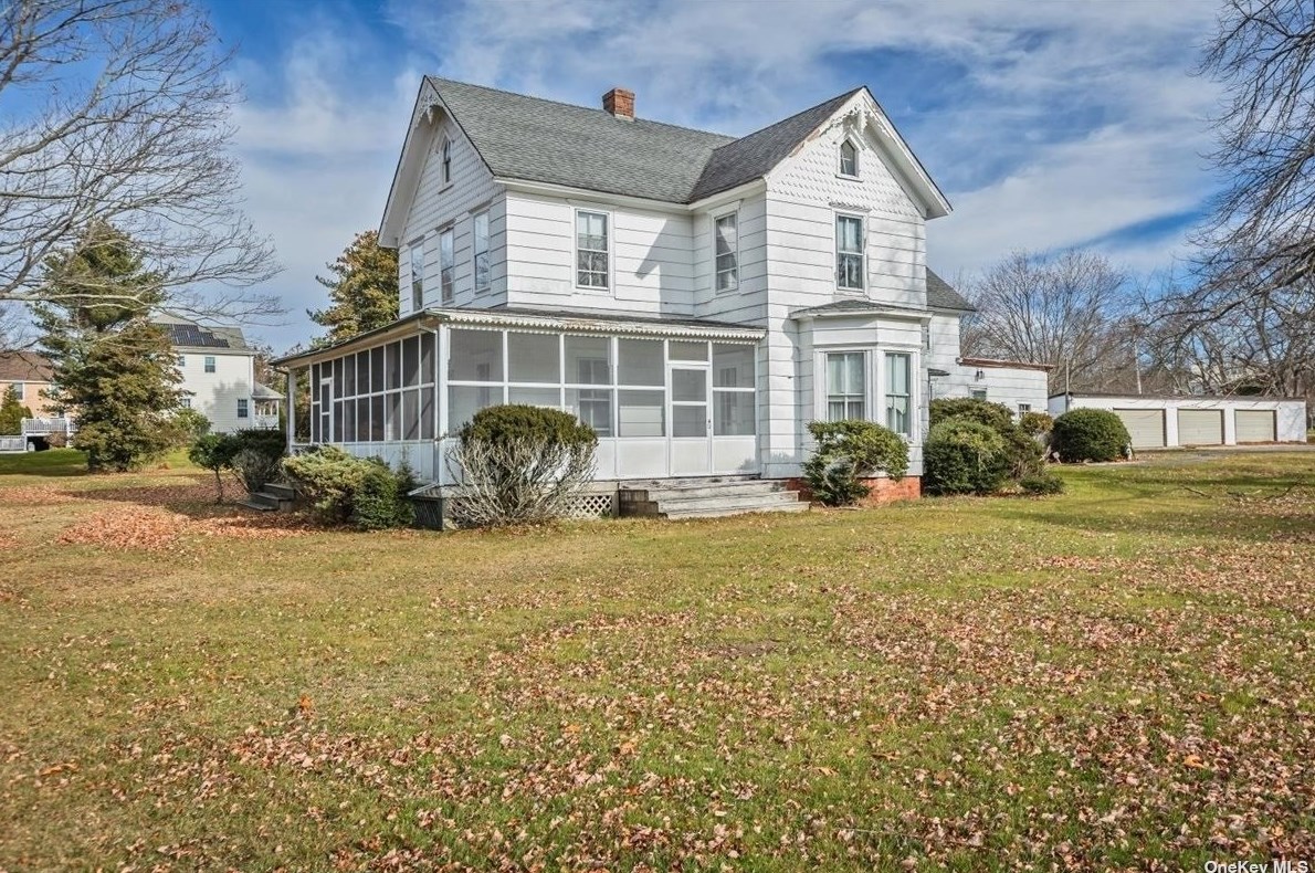 90 James Hawkins, Moriches, NY 11955