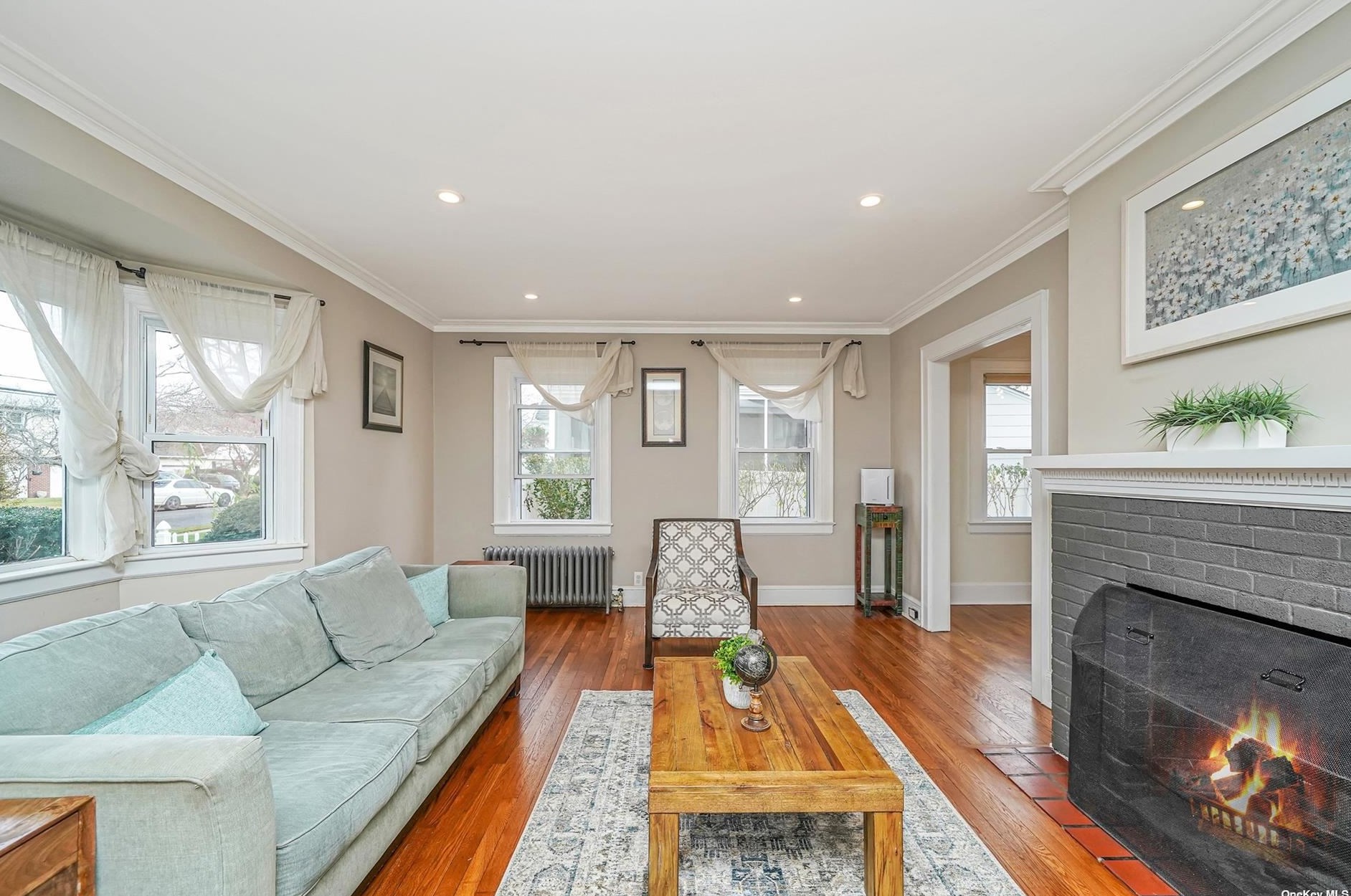 106 Mcloughlin St, Glen Cove, NY 11542-2329