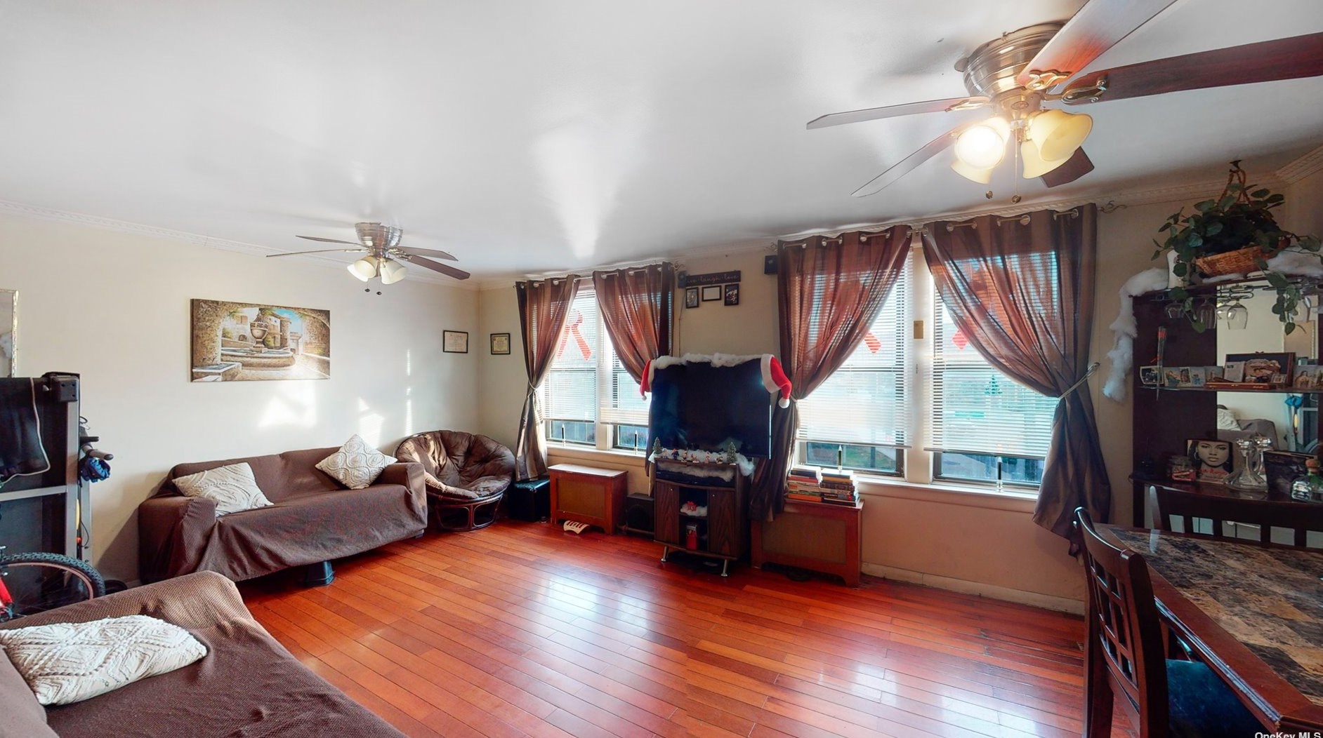 5631 Metropolitan Ave, Flushing, NY 11385-1975