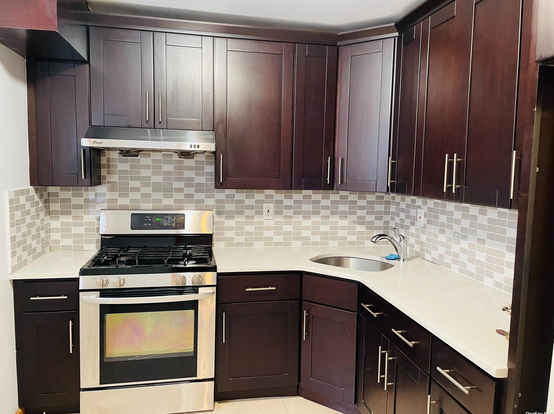 70-43 153 St #2 Fl, Flushing, NY 11367