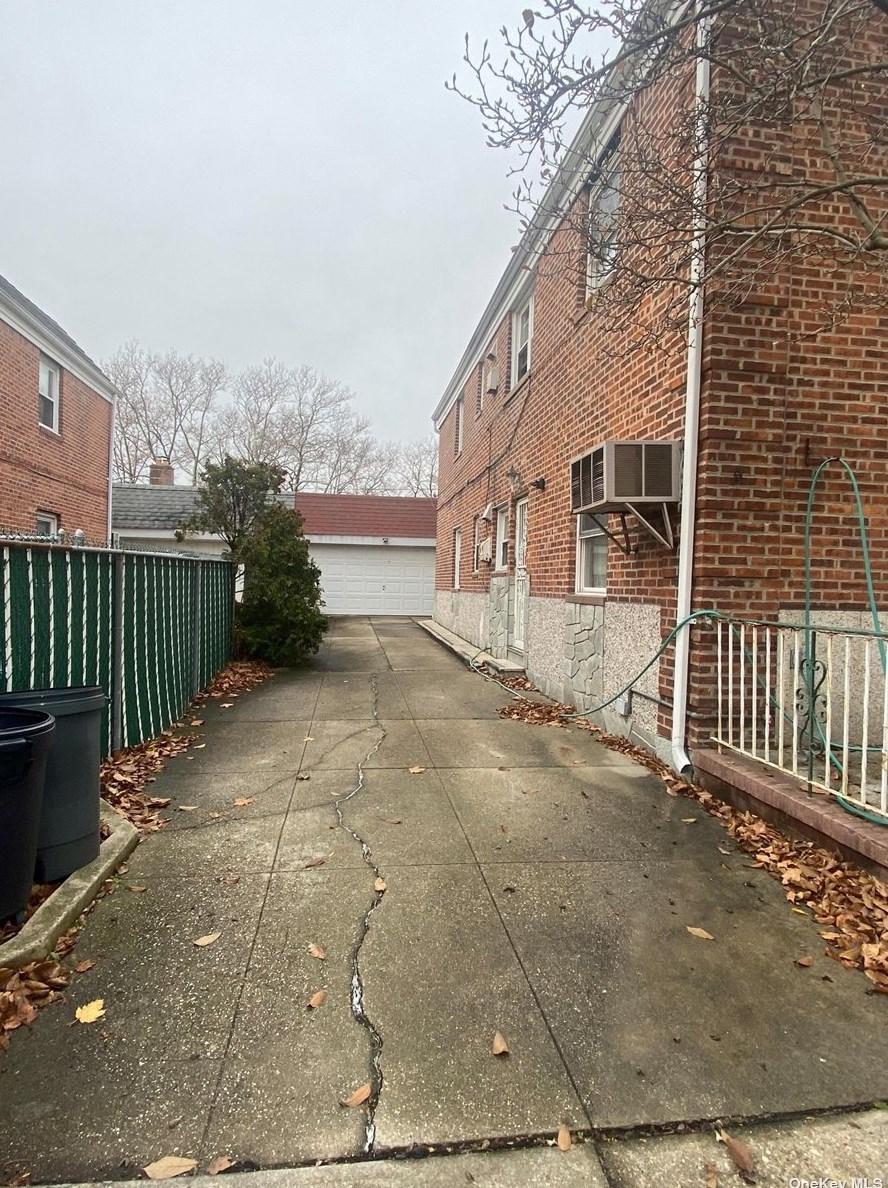 73-60 198 St, Flushing NY exterior