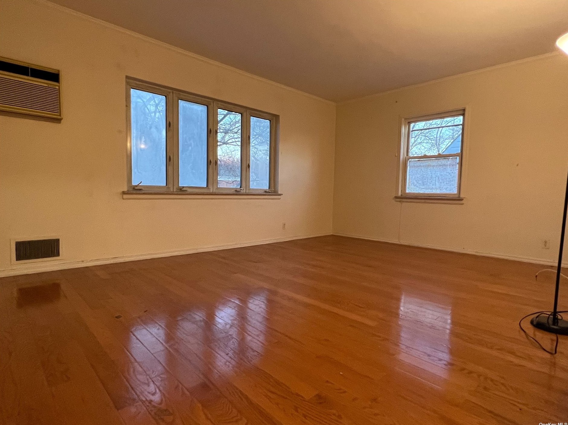 73-60 198 St, Flushing NY exterior