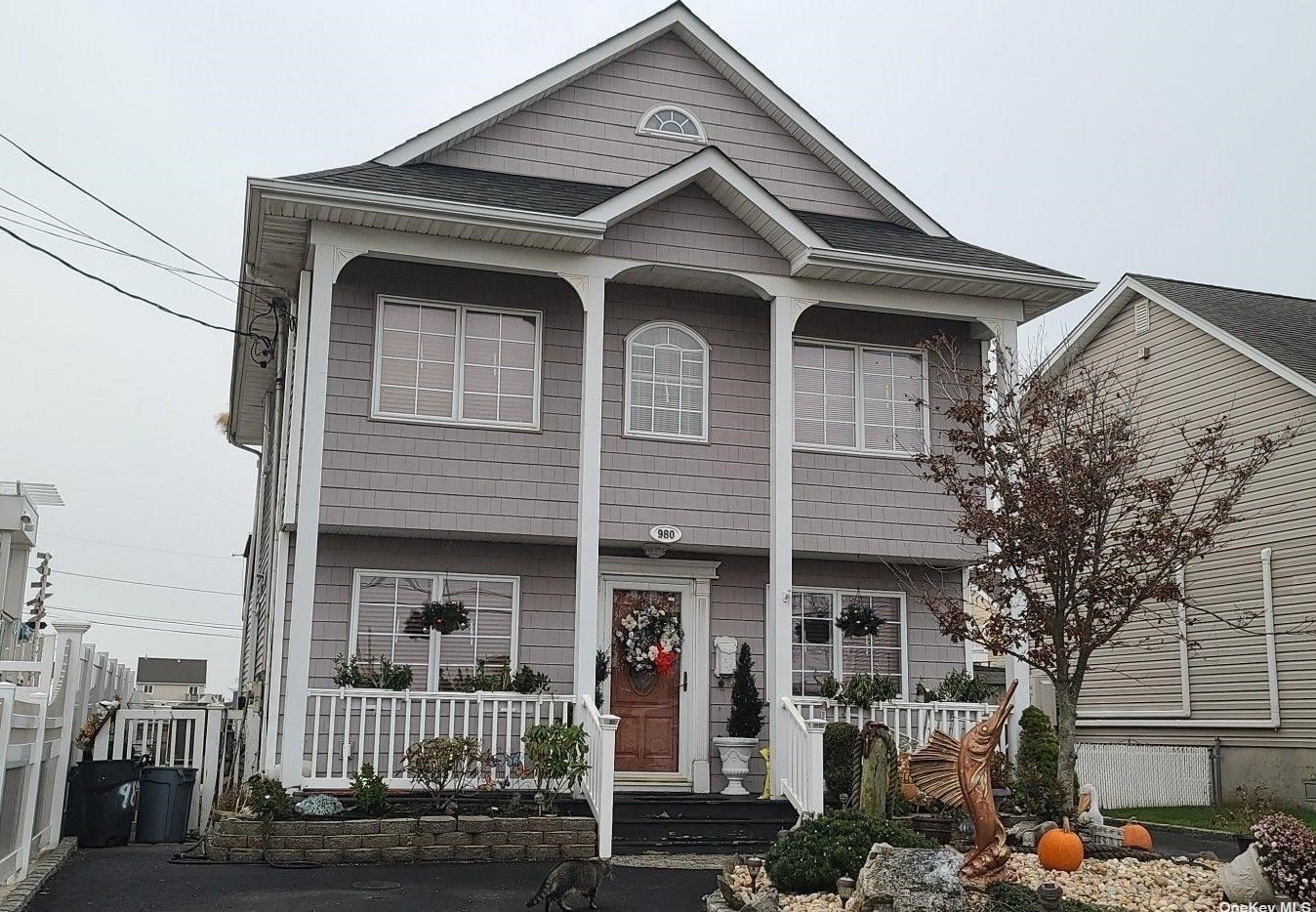 980 Pacific St, North Lindenhurst, NY 11757