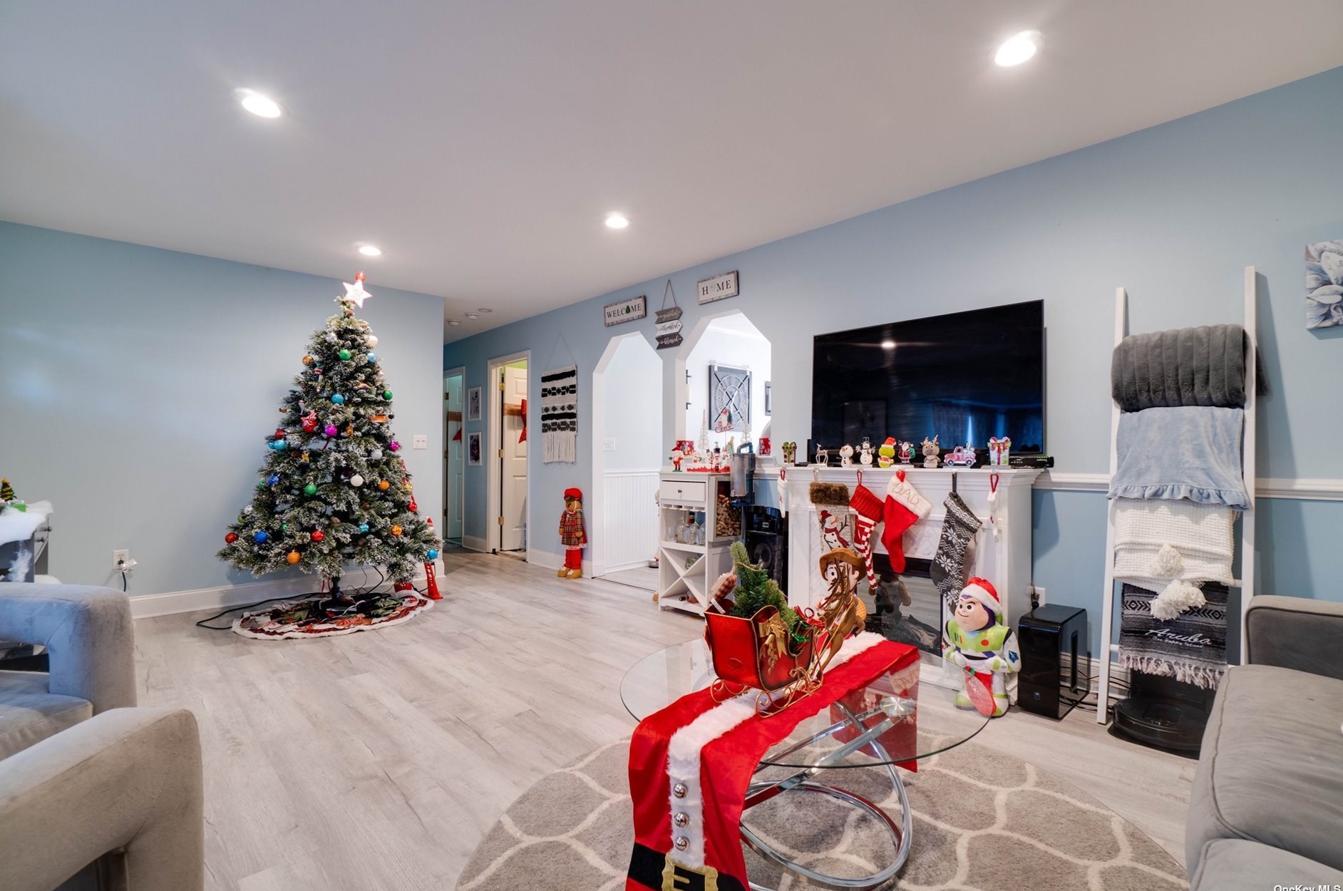 16 Wilson Ave, East Moriches, NY 11940-1139