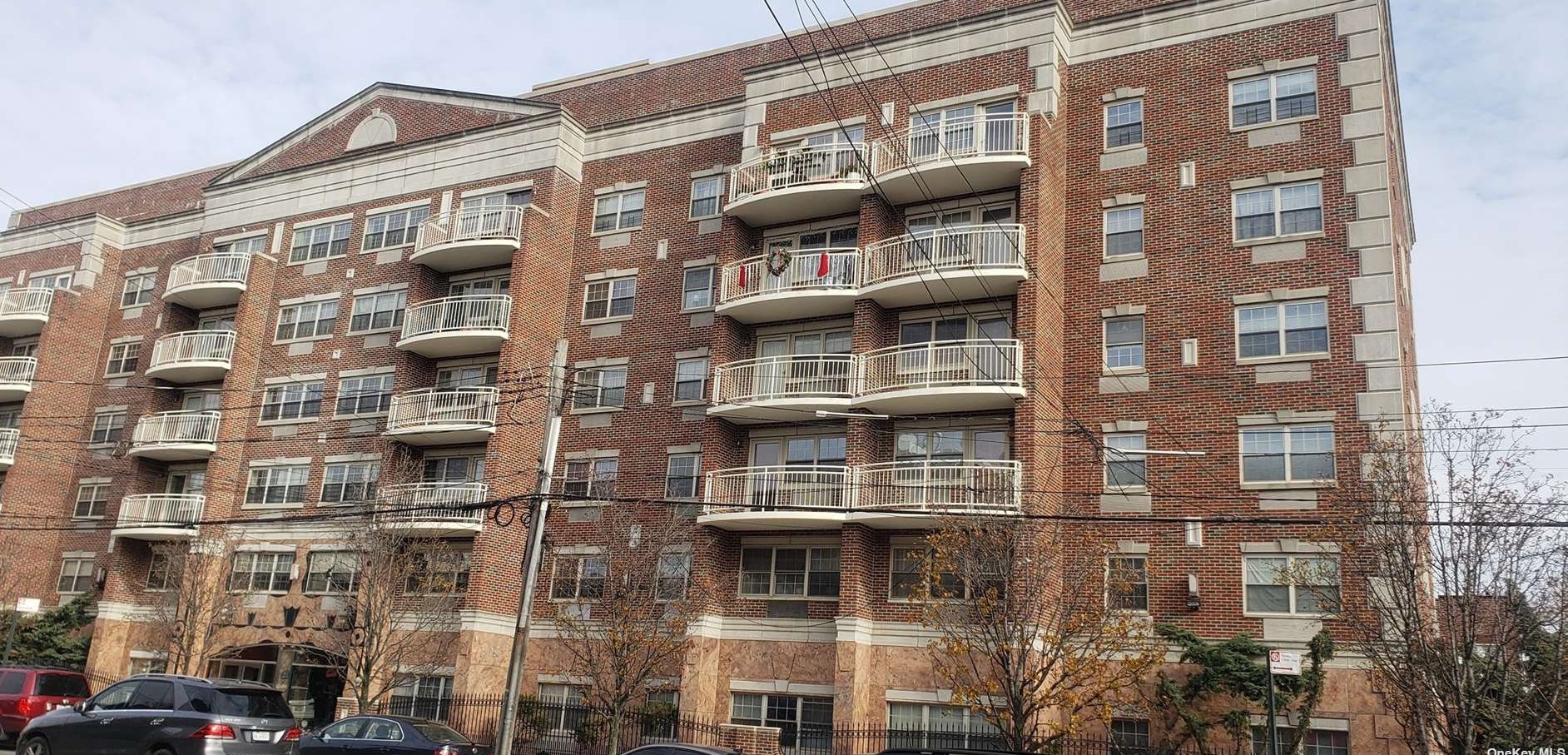 38-11 108th St, Flushing, NY 11368-2524