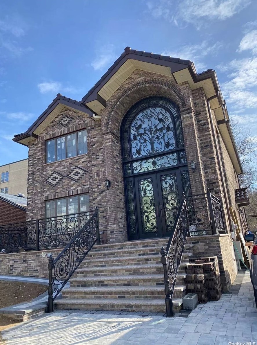 248-34 Van Zandt Ave, Flushing, NY 11362-1151