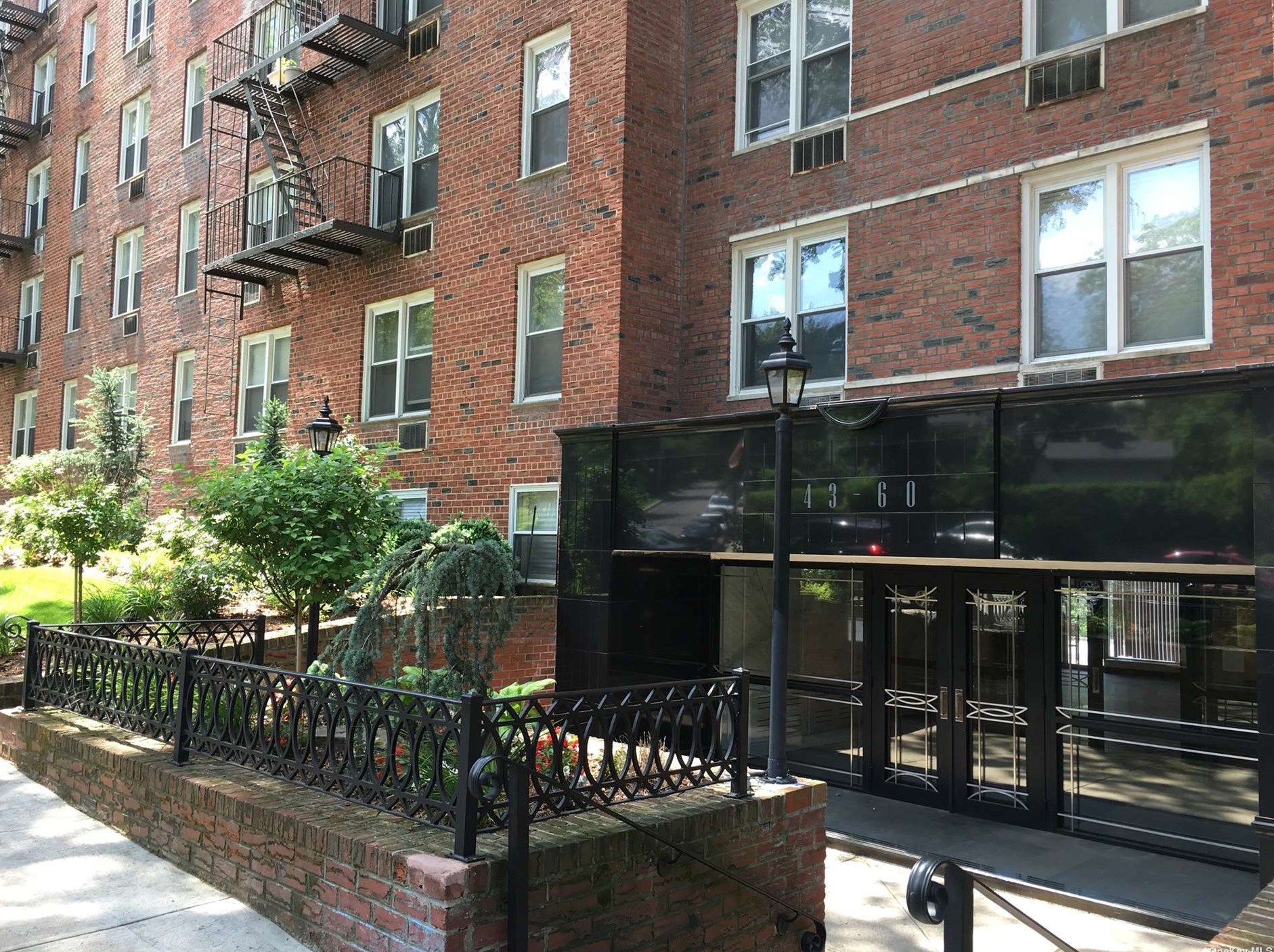 43-60 Douglaston Pkwy #601, Flushing, NY 11363