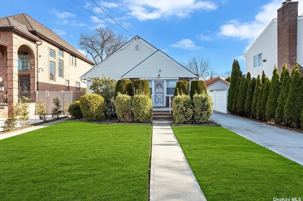 35-23 208th St, Flushing, NY 11361-1119
