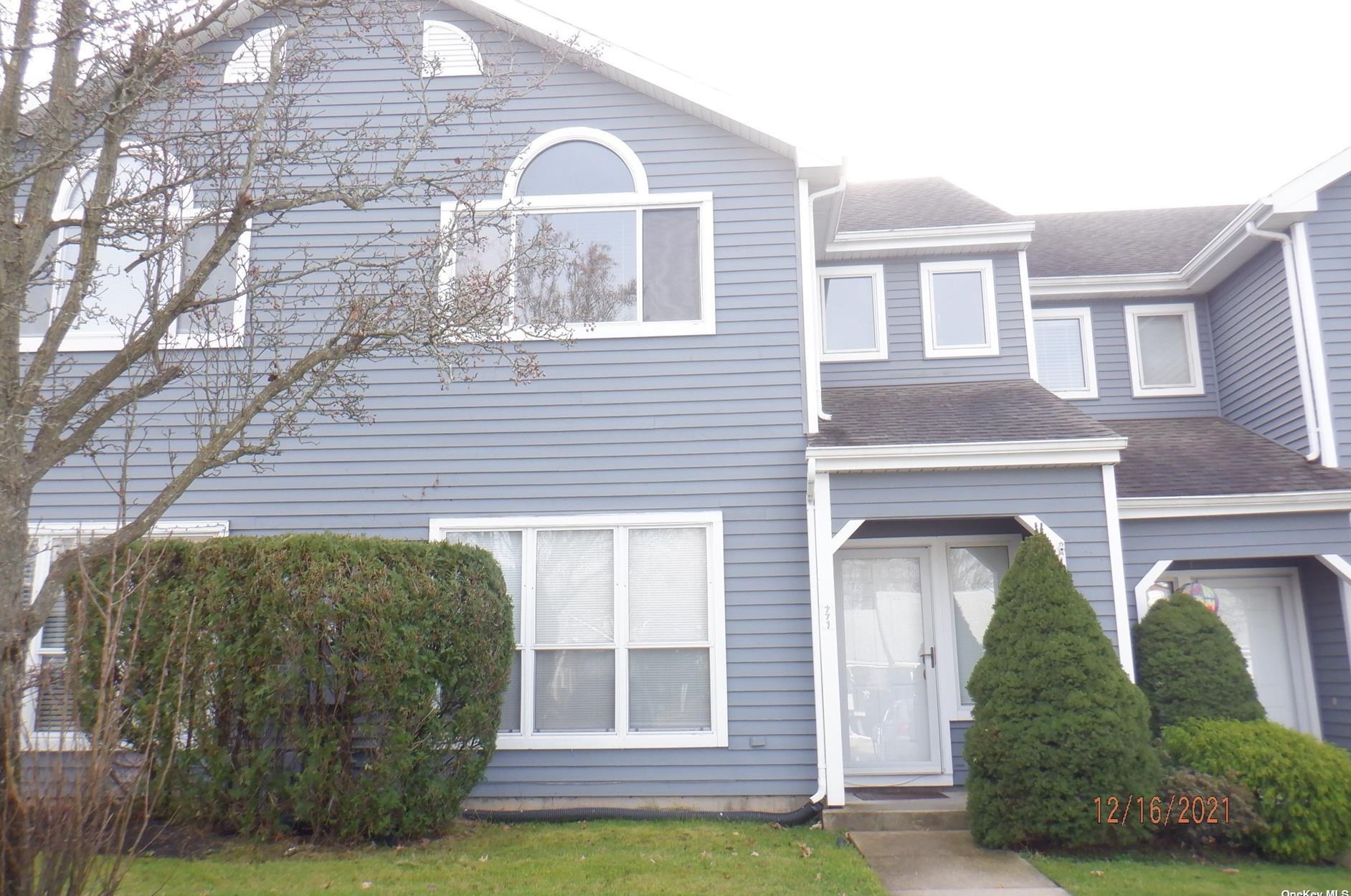 771 Spring Lake Dr, Middle Island, NY 11953