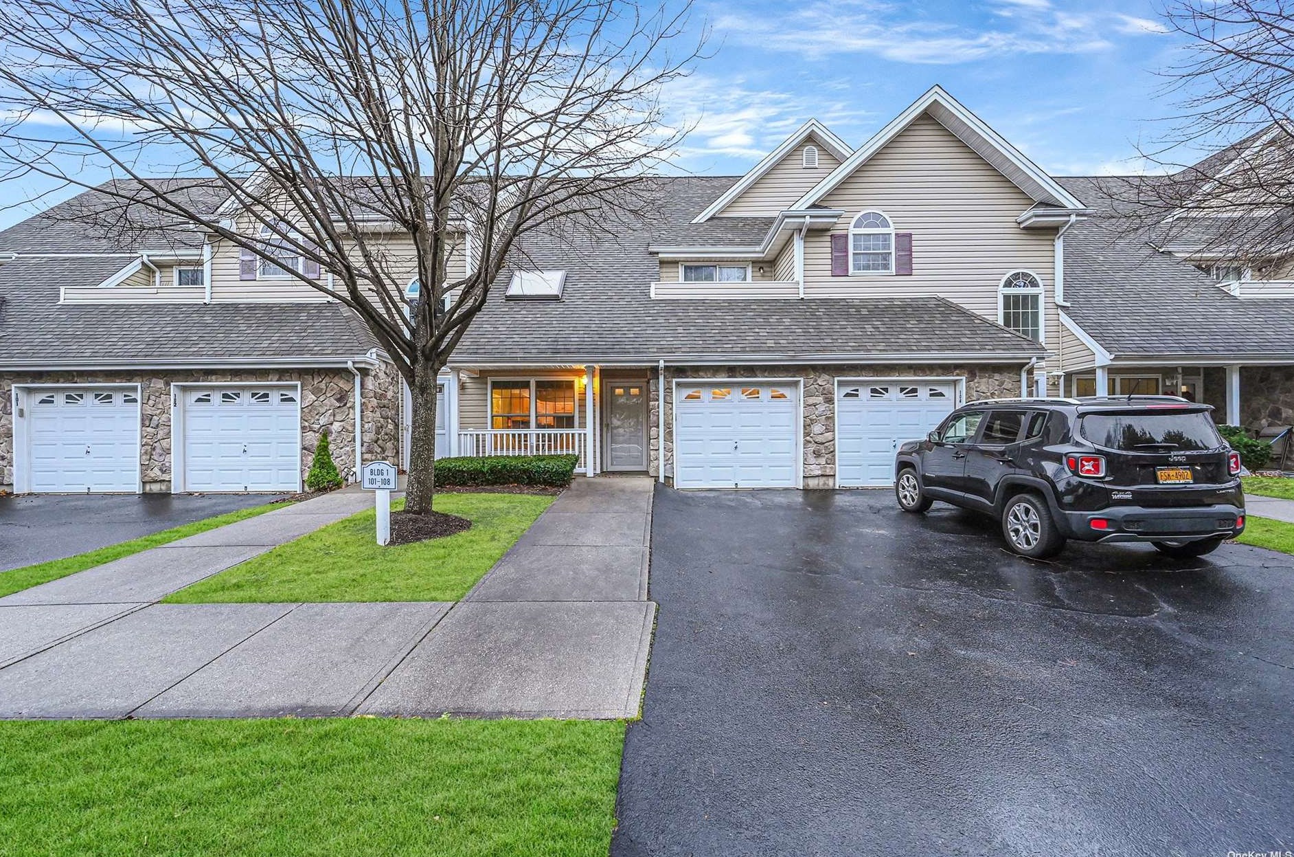 103 Joseph Ln #103, Huntington Station, NY 11746