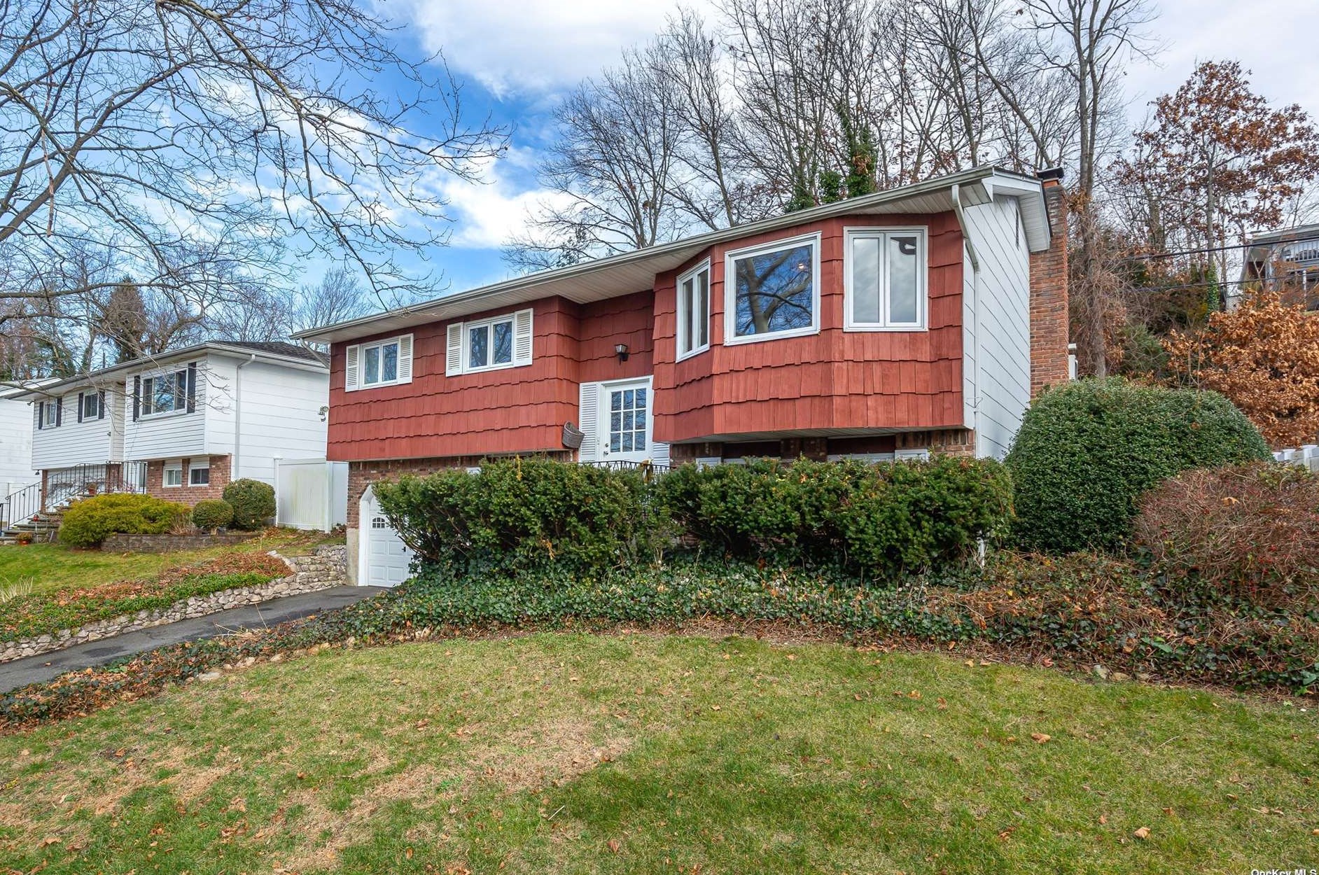62 Todd Ct, Huntington Station, NY 11746