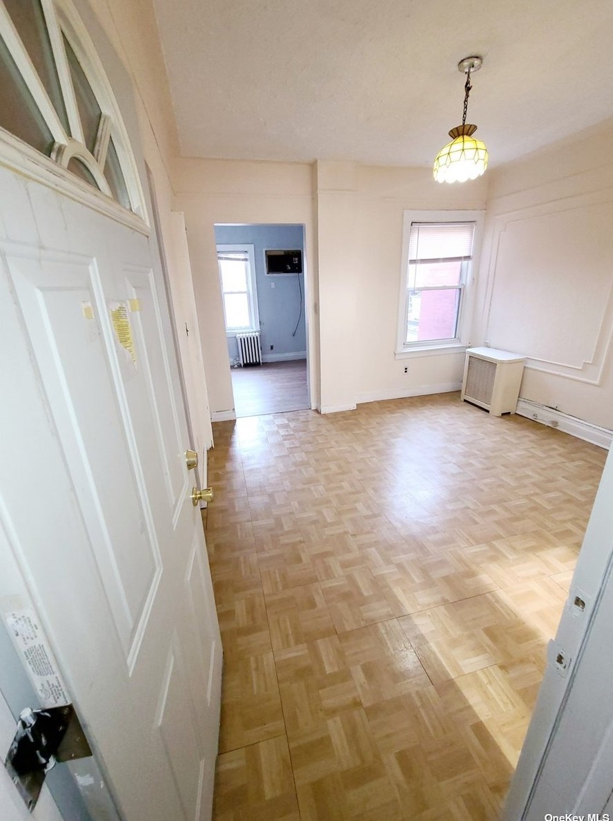 66-17 Saunders St, Flushing, NY 11374-1027