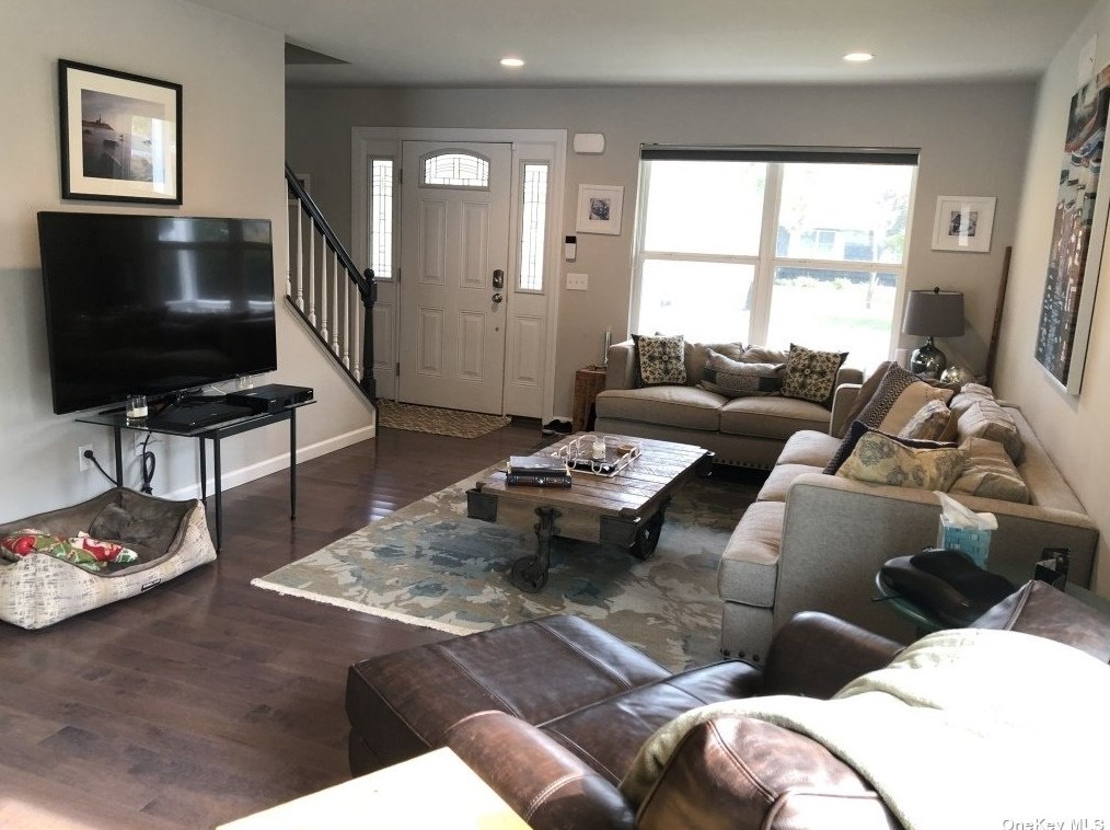 170 Bayview Ave, Canaan Lake, NY 11772-6106