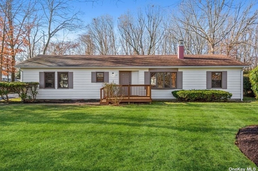 130 Crystal Brook Hollow Rd, Prt Jefferson Station, NY 11776-2030