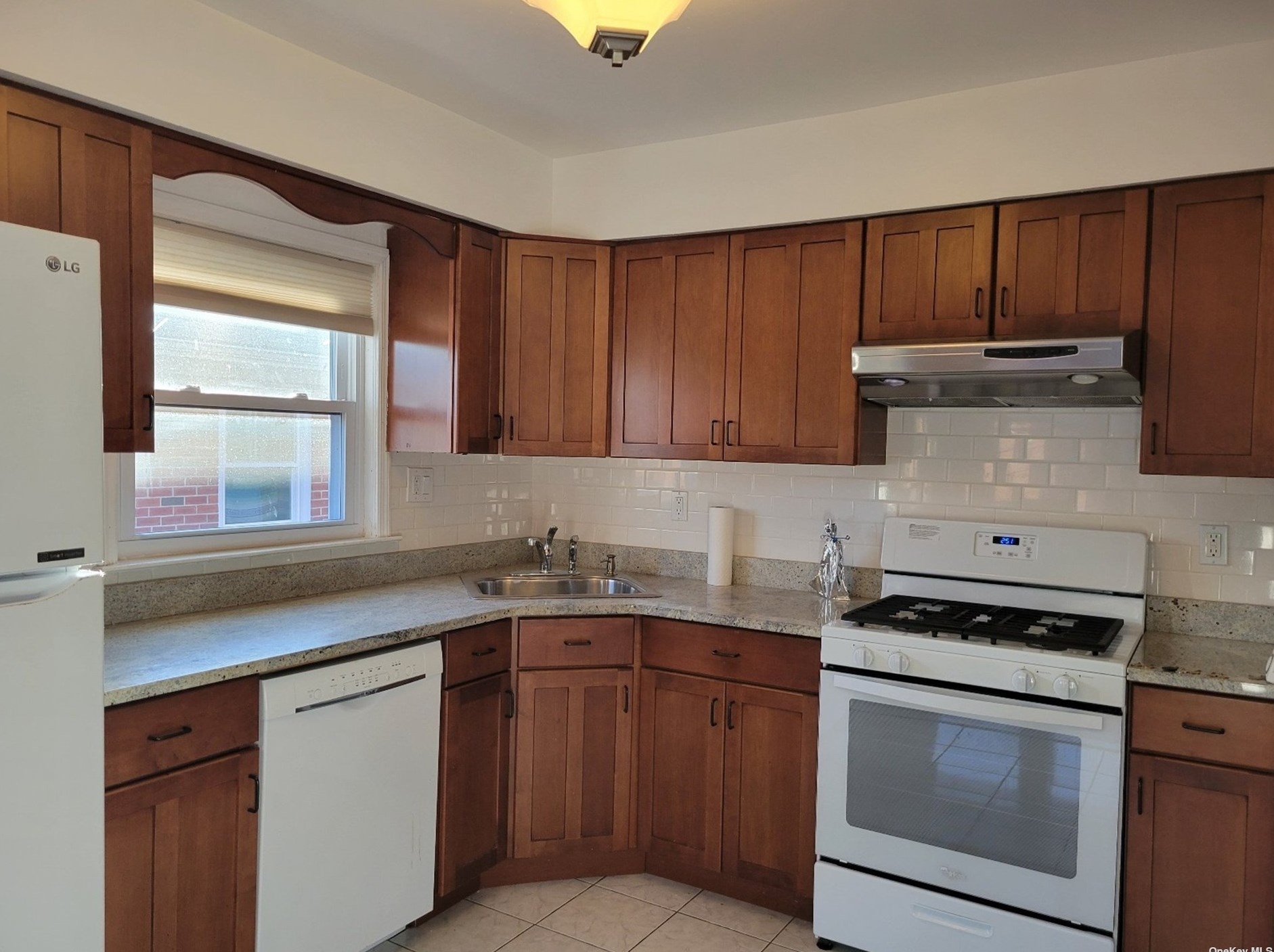 36-28 166th St, Flushing, NY 11358