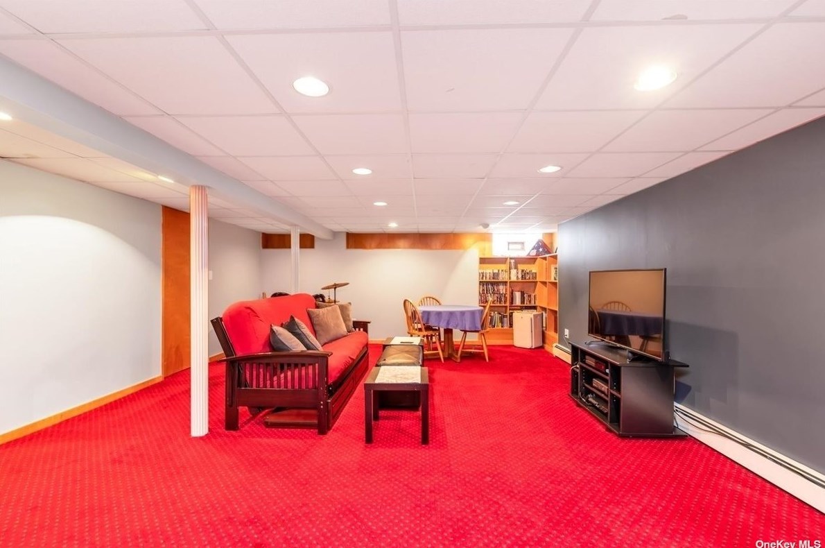 1685 Elsie Ave, North Merrick NY 11566-3020 exterior