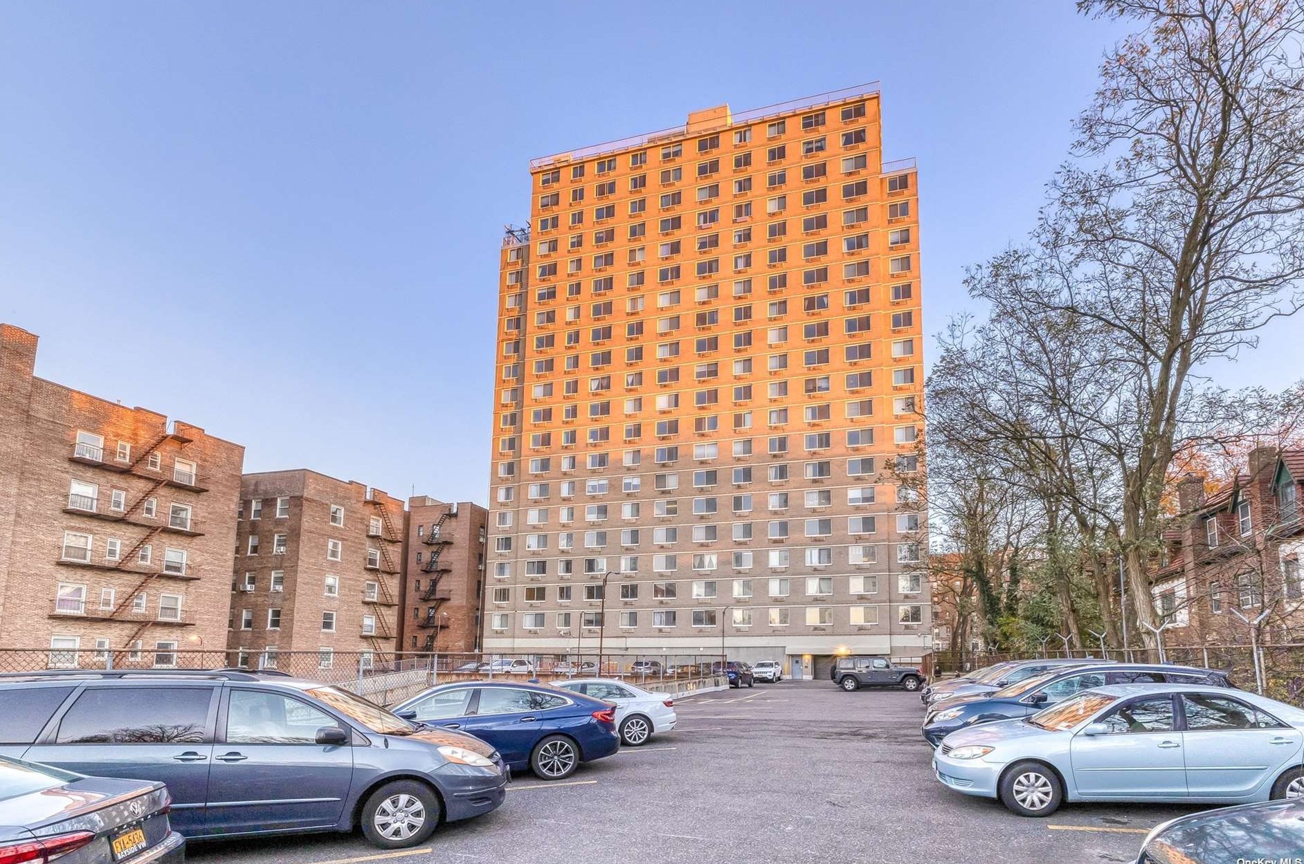 118-17 Union Tpke, Flushing NY exterior