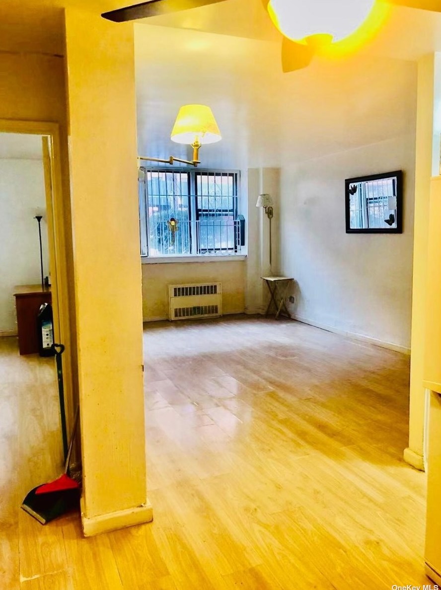 83-25 Vietor Ave #1fl, Flushing, NY 11373