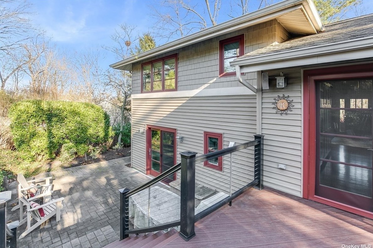 26 Anoatok Dr, Hunt NY 11743-2017 exterior