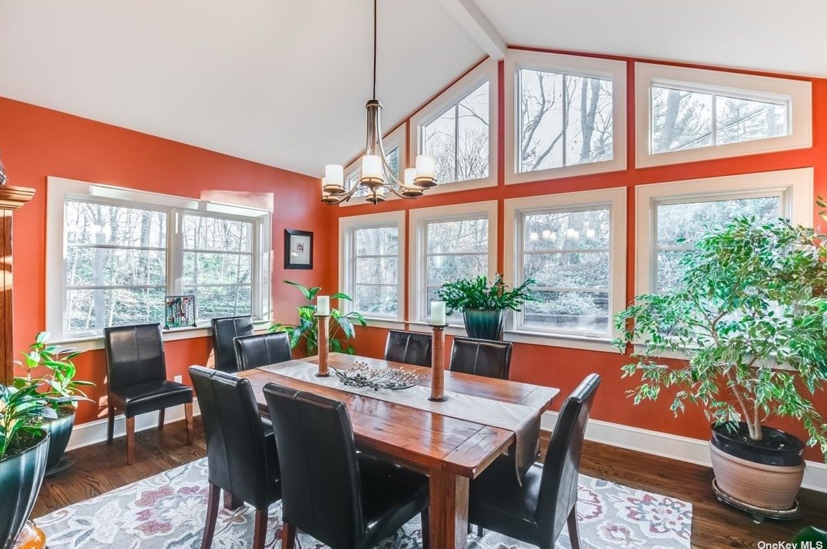 26 Anoatok Dr, Hunt NY 11743-2017 exterior