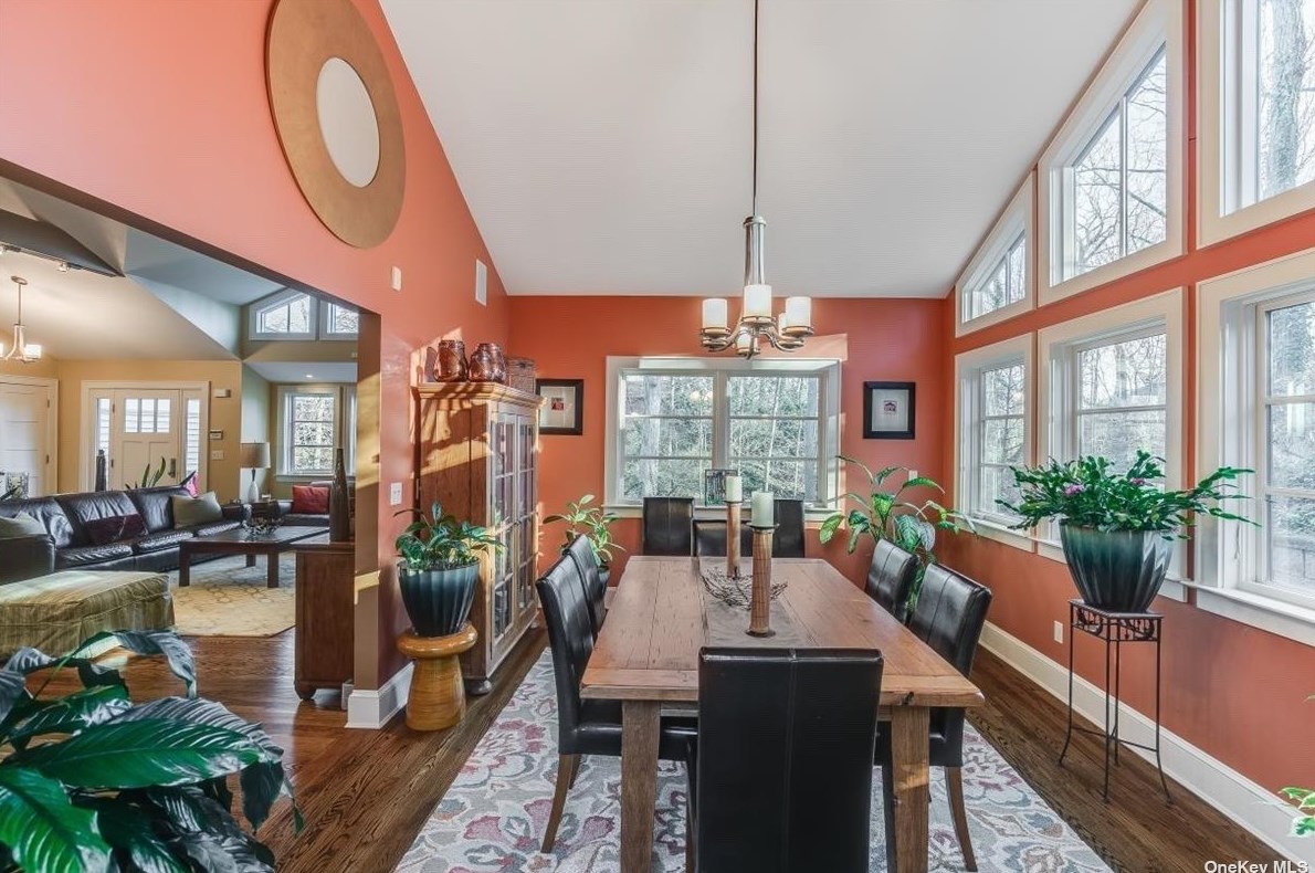 26 Anoatok Dr, Hunt NY 11743-2017 exterior