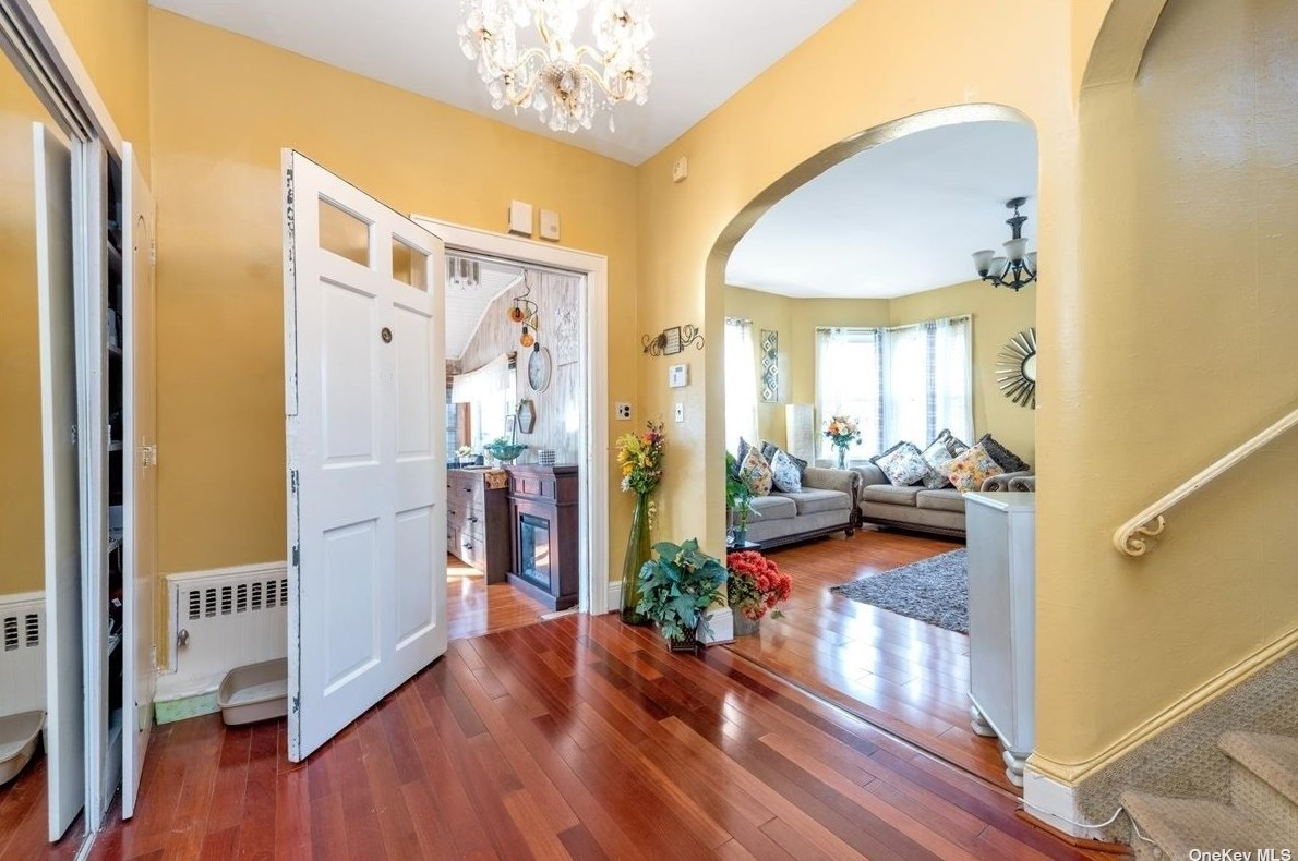 238 Mosher Ave, Woodsburgh, NY 11598