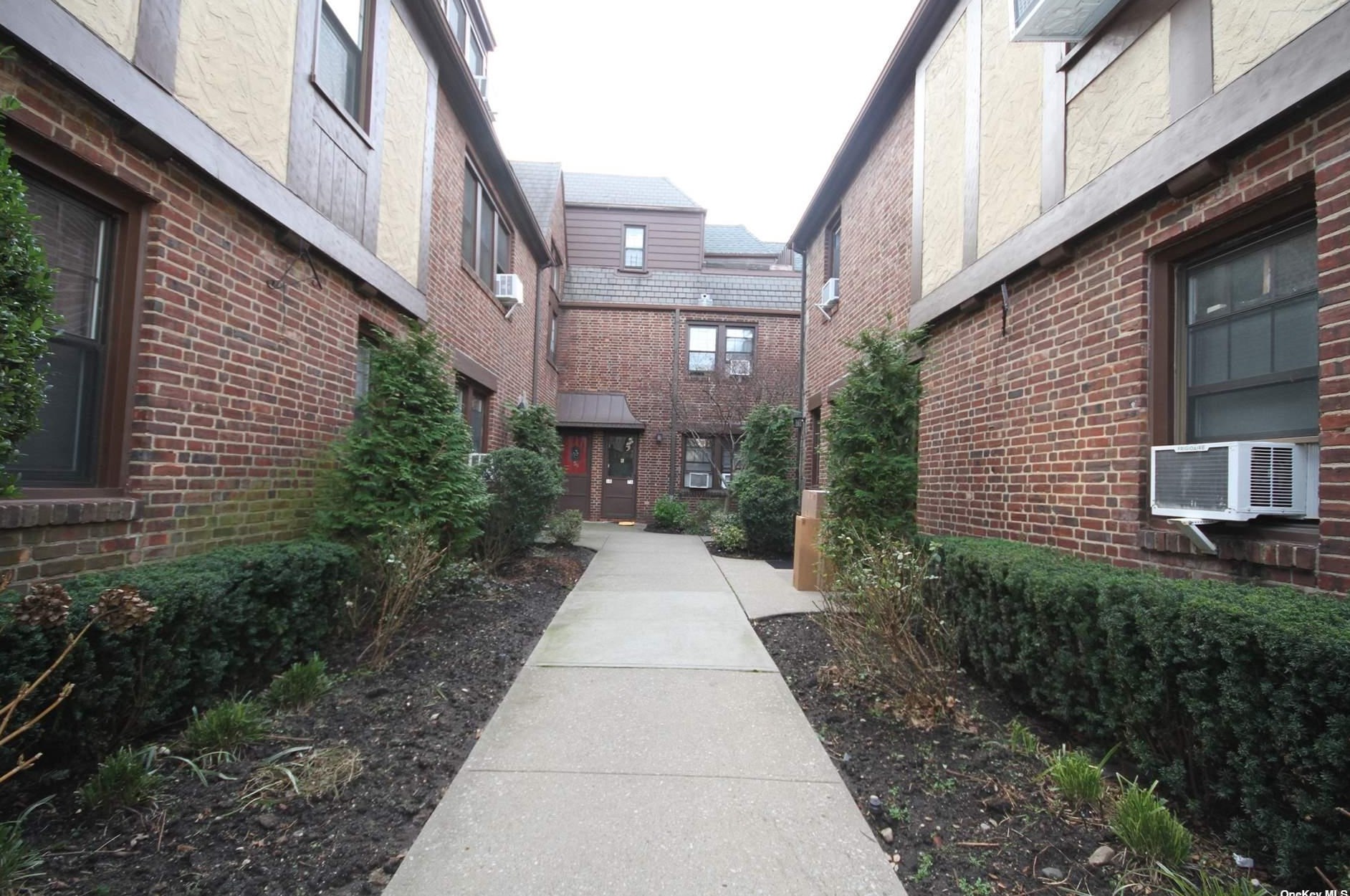 40-40 203rd St, Flushing NY 11361-2331 exterior