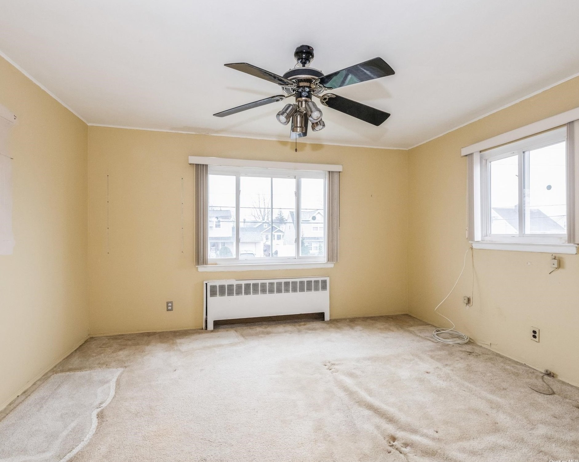 2716 Bch Dr, North Merrick NY 11566-4902 exterior