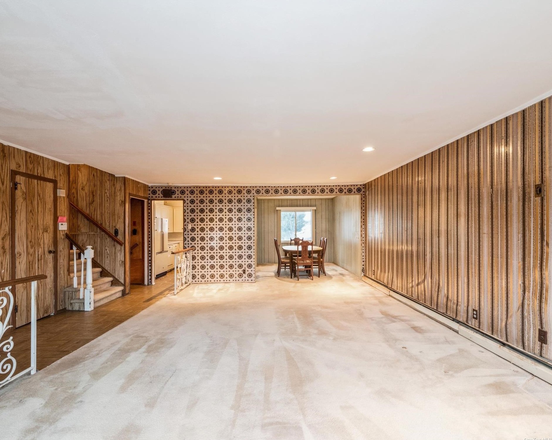 2716 Bch Dr, North Merrick NY 11566-4902 exterior