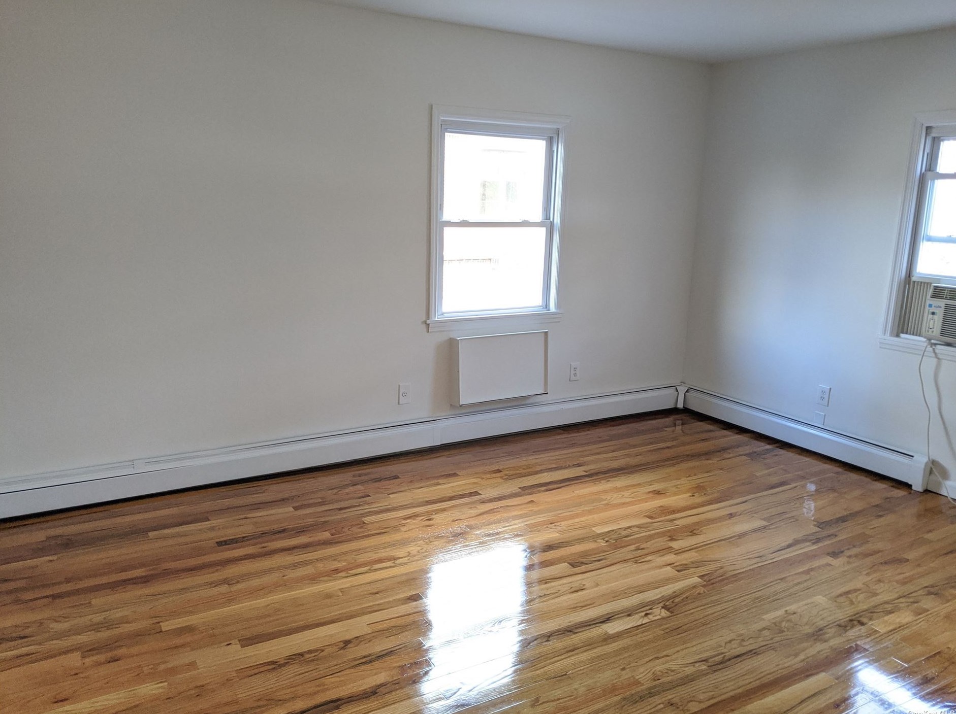 69- 185th St, Flushing NY  11365-1608 exterior