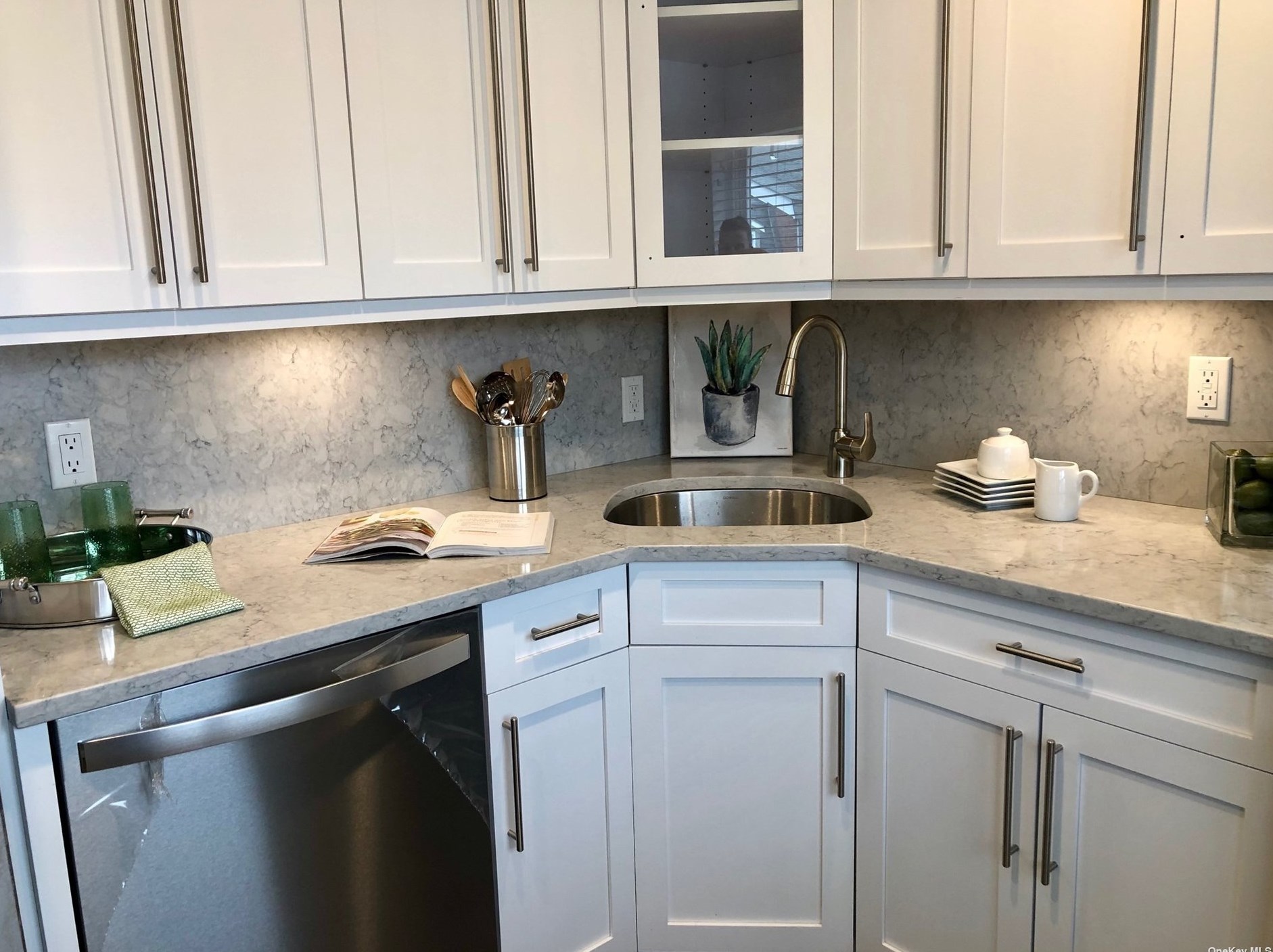 100 Terrace #t10410, Bay Port, NY 11705