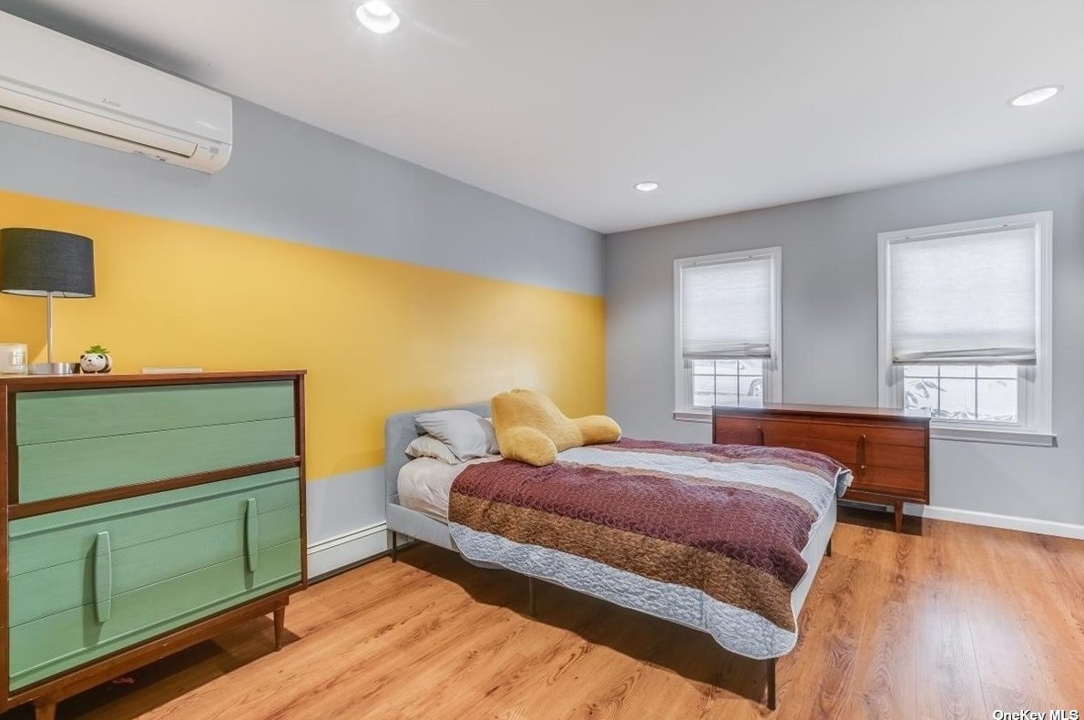 1028 Merrick Ave, North Merrick, NY 11566-1040
