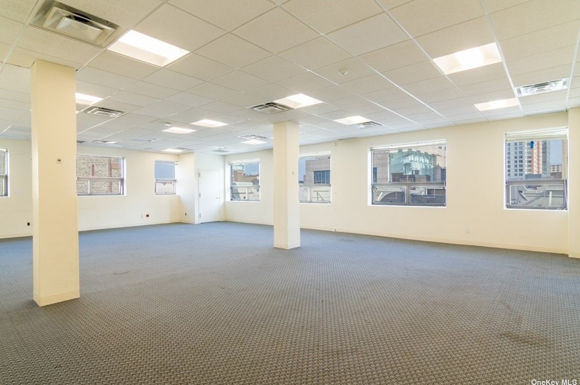 39-02 Main St #ph, Flushing, NY 11354