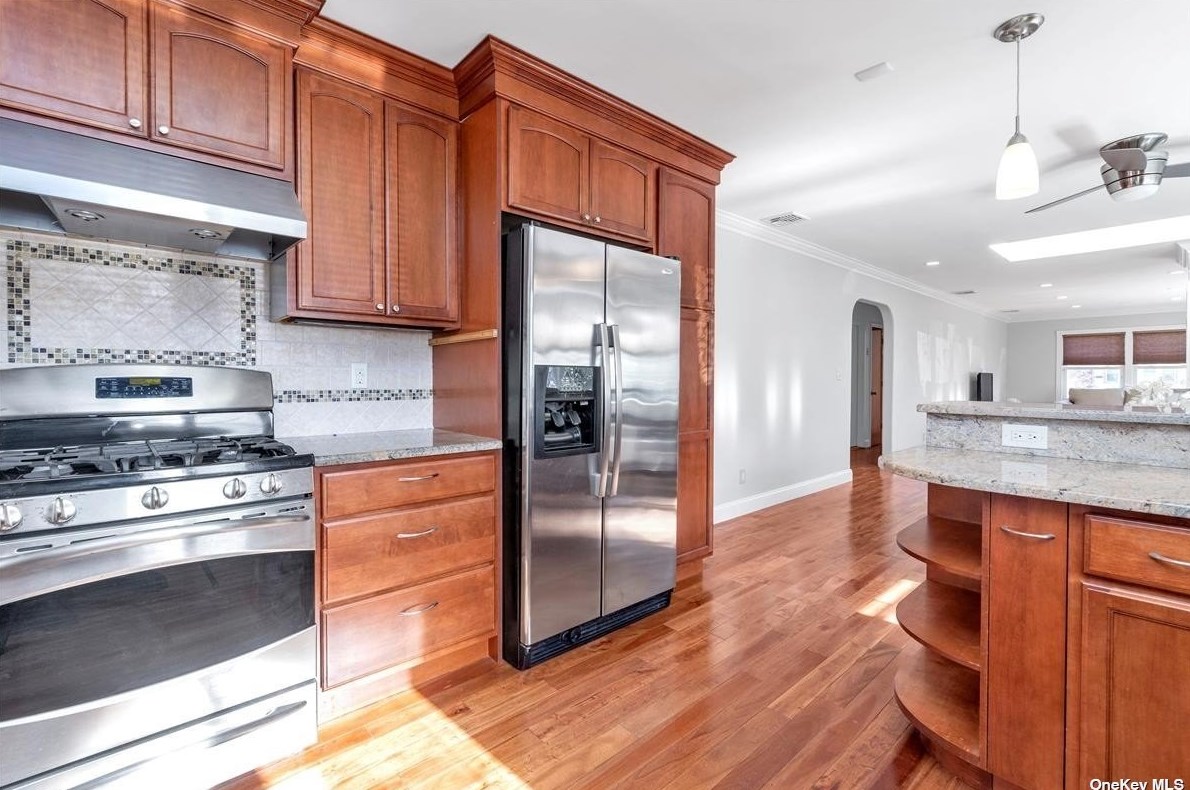 501 Lincoln Blvd, East Atlantic Beach NY  11561-2340 exterior