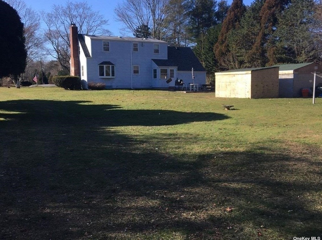 27 Culver Ln, East Moriches, NY 11940-1338
