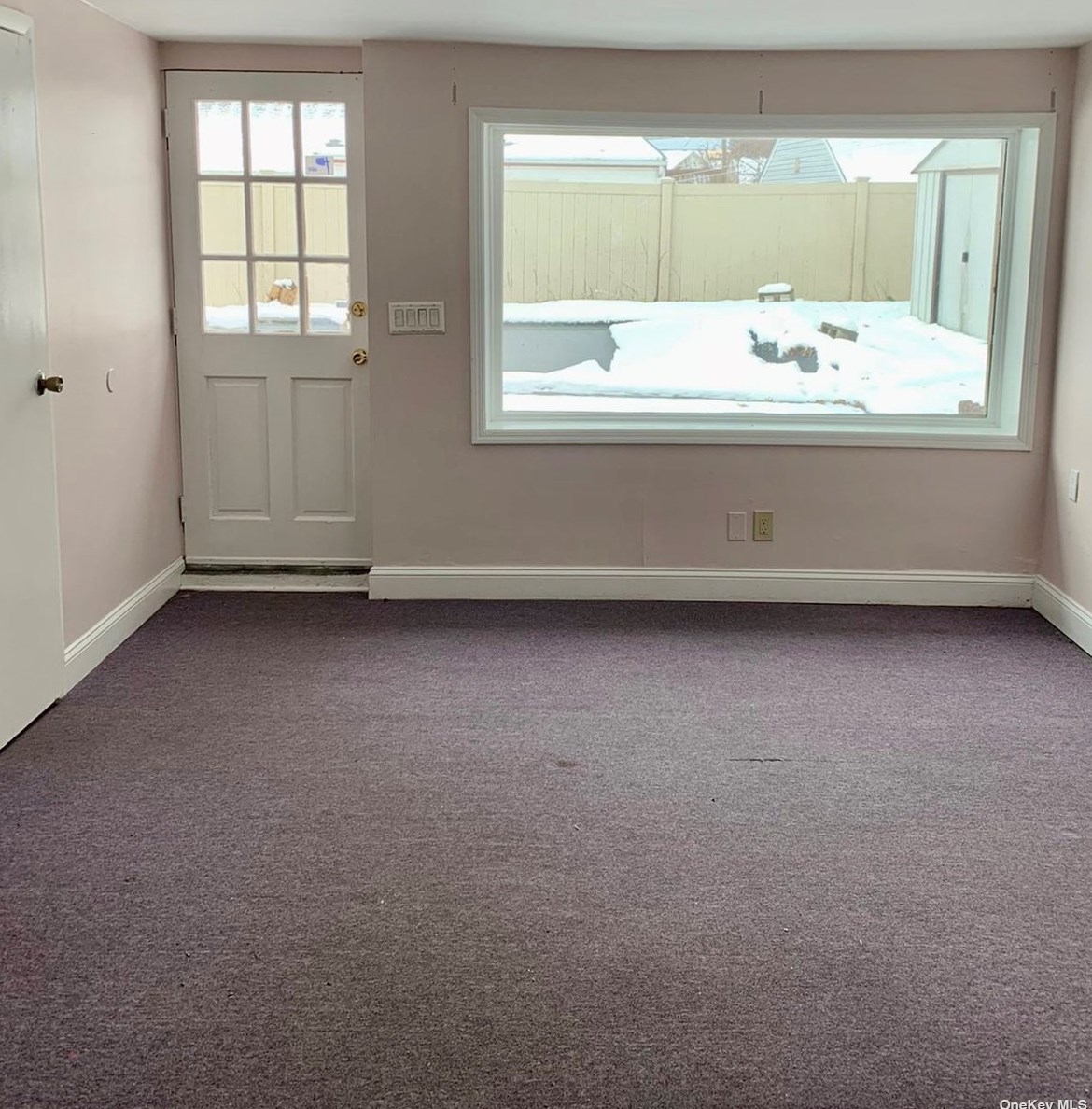 145 3rd St, Hicksville, NY 11801