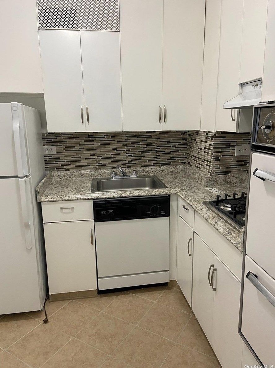 6120 Grand Central Pkwy #c704, Flushing, NY 11375
