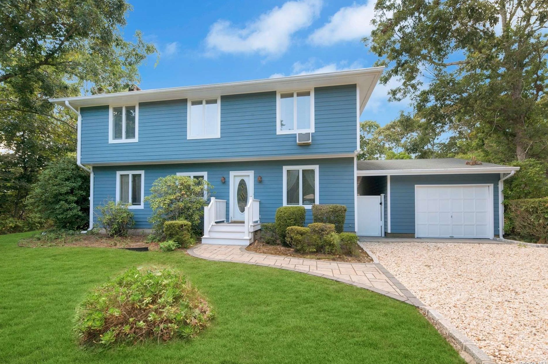 16 Norbury Rd, Hampton Bays, NY 11946