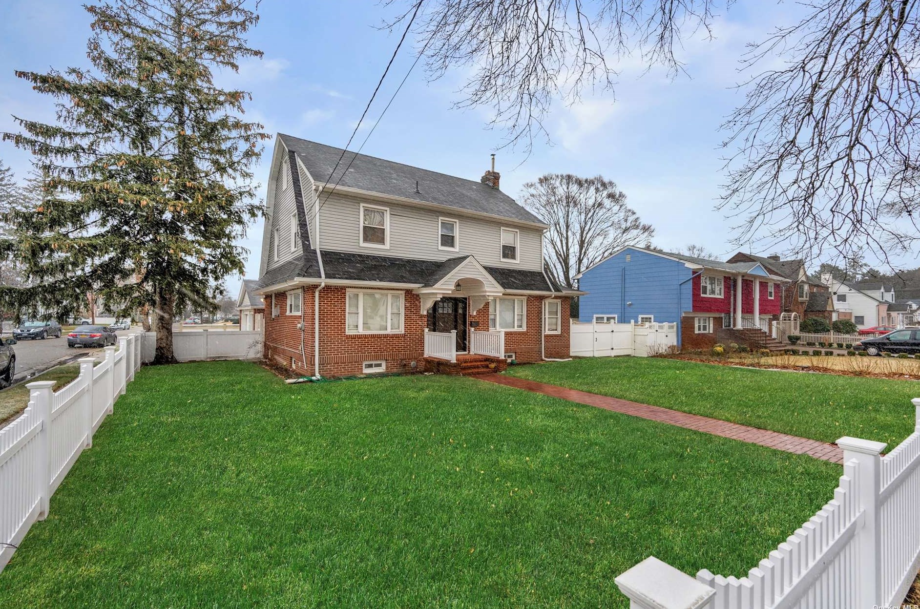 135 Ingraham Blvd, Hempstead, NY 11550-5835