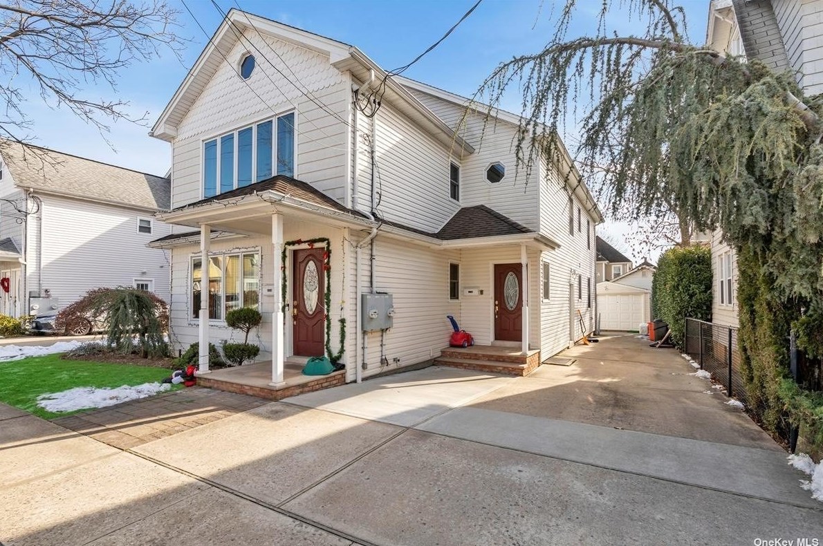 243 Garfield Ave, Garden City, NY 11501