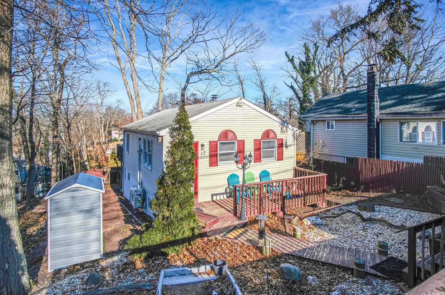17 Clubhouse Dr, Rocky Point, NY 11778-9586