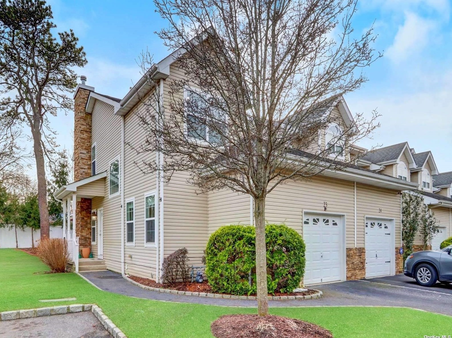 23 Terrace Ln, Canaan Lake, NY 11772-2146